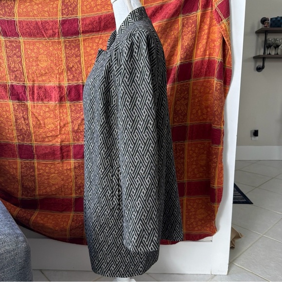 EUC Chico’s Size 2 (12-14/L) Black/White Open Front Stretch Jacket longline - Picture 3 of 10